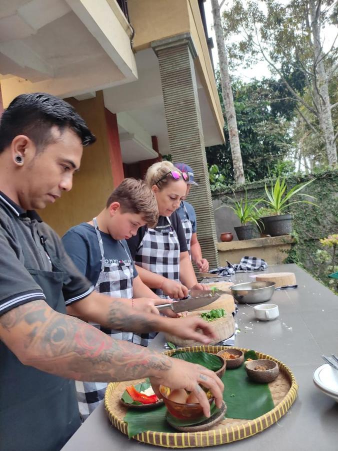 Bintang Munduk Hotel Bagian luar foto