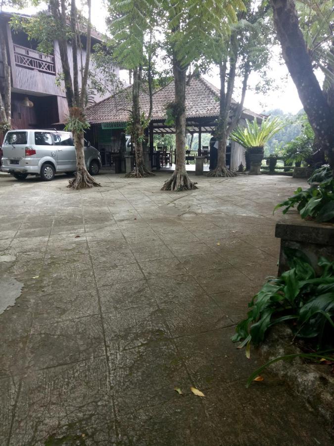 Bintang Munduk Hotel Bagian luar foto