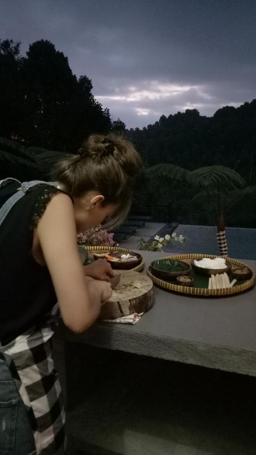 Bintang Munduk Hotel Bagian luar foto